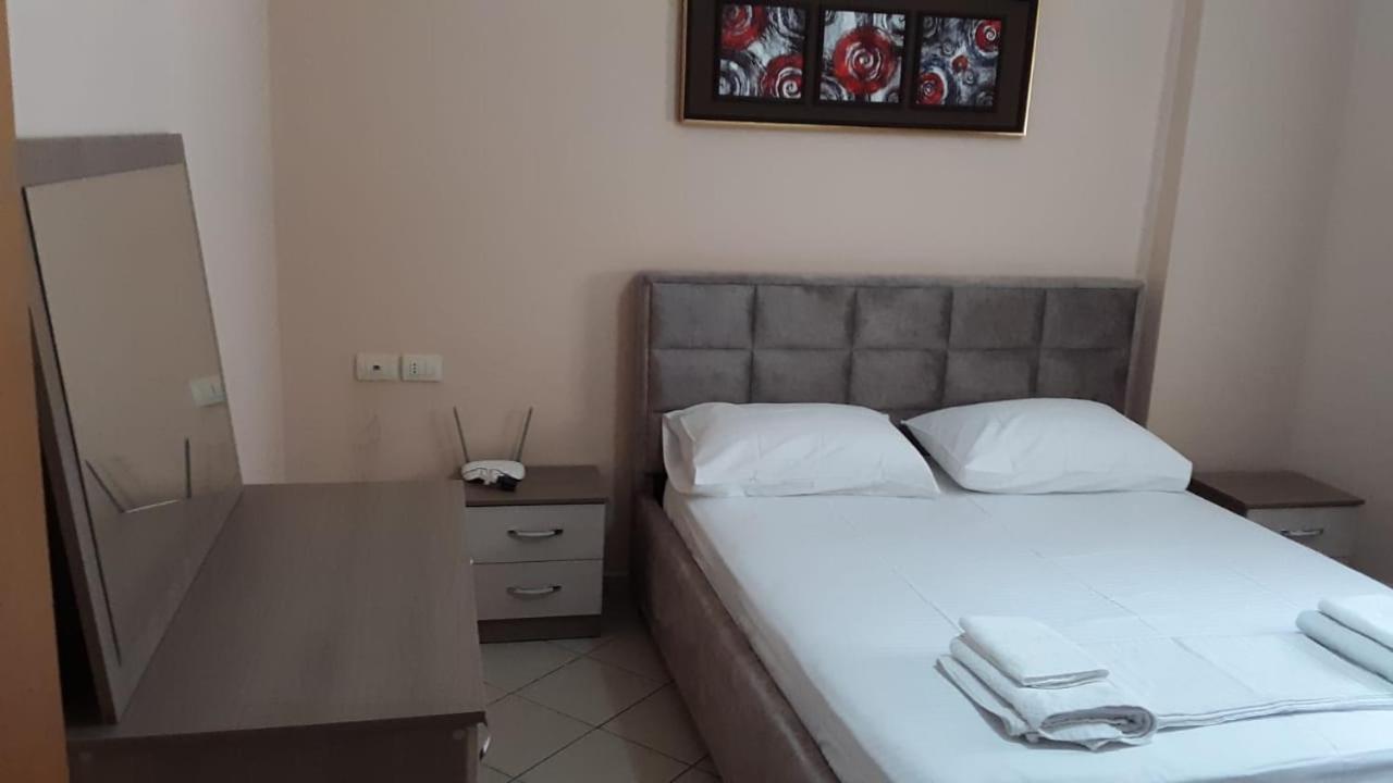 Lungomare Apartament Sea View Vlorë Buitenkant foto