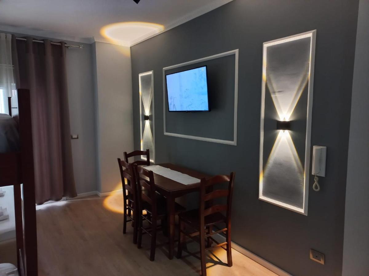 Lungomare Apartament Sea View Vlorë Buitenkant foto