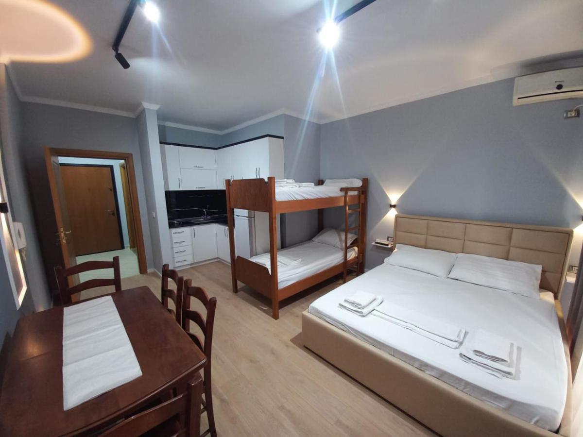 Lungomare Apartament Sea View Vlorë Buitenkant foto
